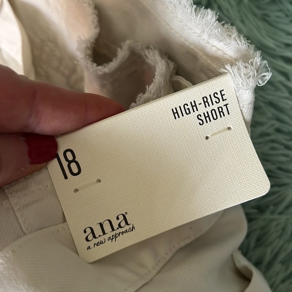 A.N.A. A New Approach Cement Color High Waist Shorts w/ Tie Belt, Size 18, NWT. - Picture 6 of 7